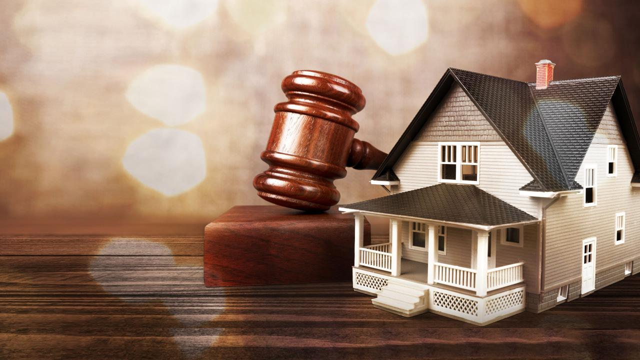 How Can a Finance Divorce Lawyer Assist with Asset Division